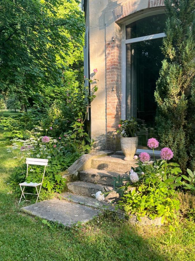 Les Grandes Hayes Bed & Breakfast Coulonges-sur-Sarthe Dış mekan fotoğraf